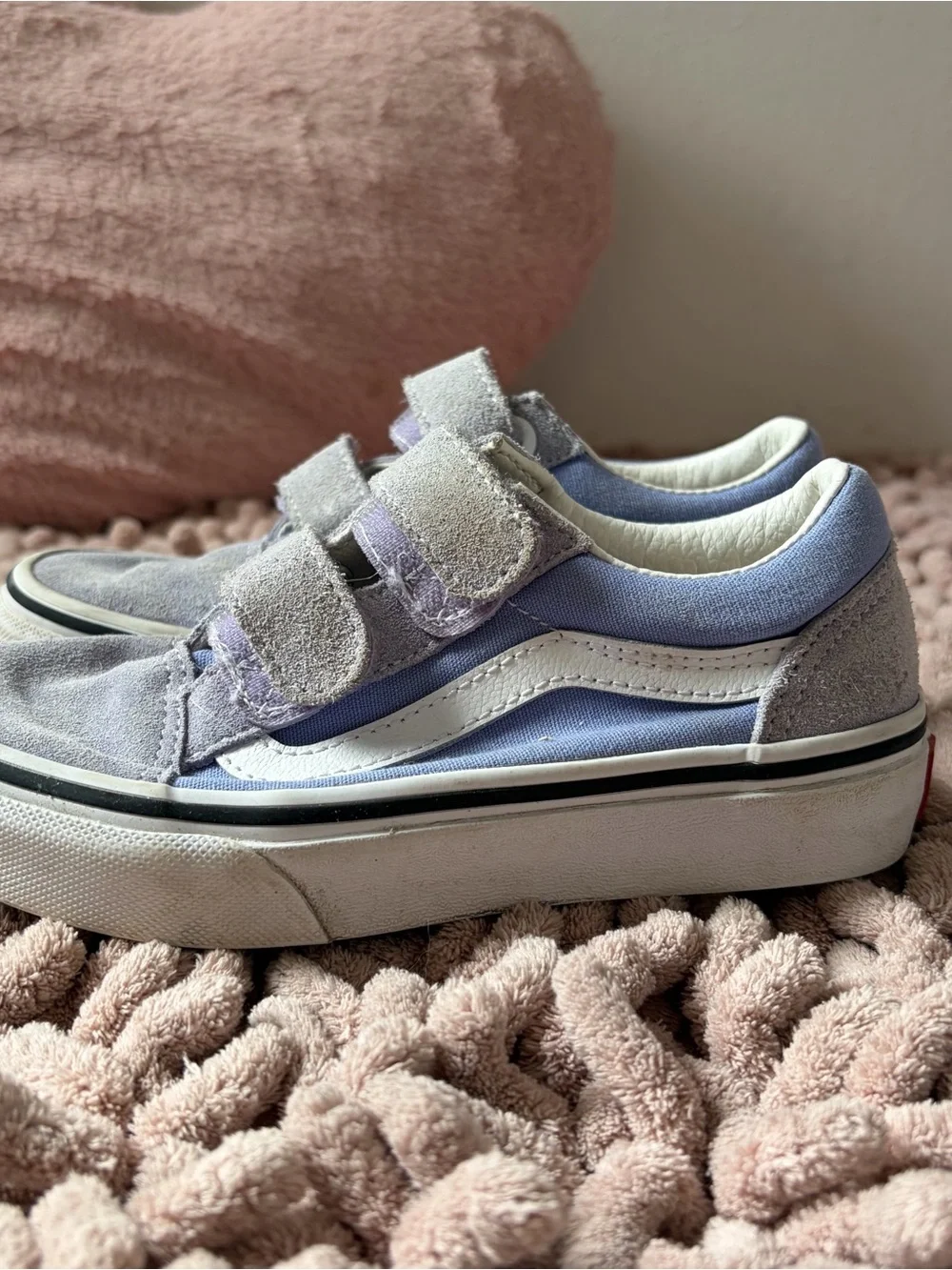 Vans Kids Lilac Velcro Old Skool Sneakers